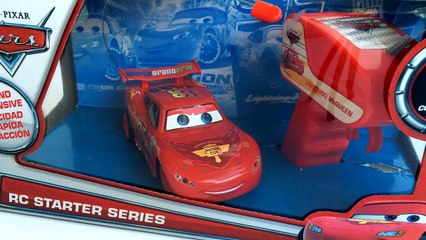 Disney Pixar Cars RC Remote Control Starter Set Lightning McQueen - Unboxing Review Demo
