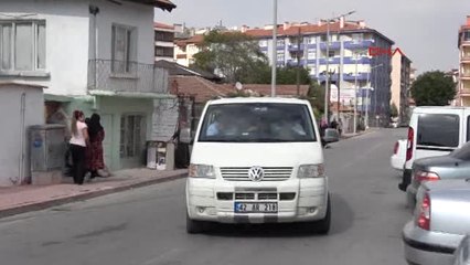 Kurye Gibi Girdiği İş Yerinde Eşini Vurup Kaçan Koca, Yakalanınca Ağladı