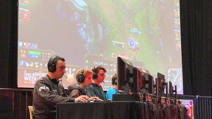 Un tournoi de jeux vidéo en ligne à la Foire