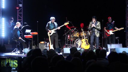 Dean Z sings 'Never Been To Spain' New Daisy 2017