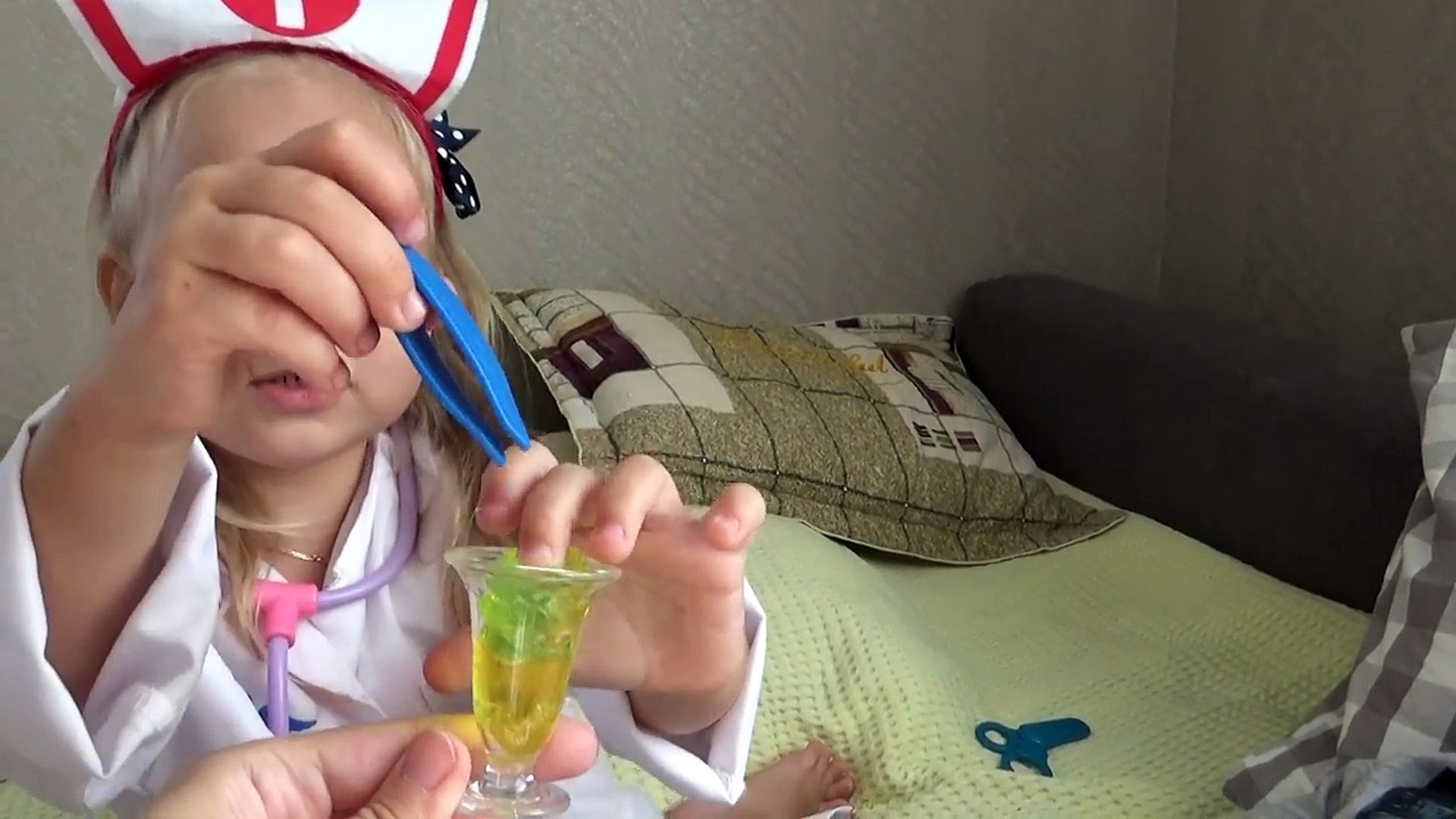 Доктор Алиса Лечит Лёву ! У Лёвы Сильно Заболел Живот ! Doctor Game For  Children Entertain - Video Dailymotion