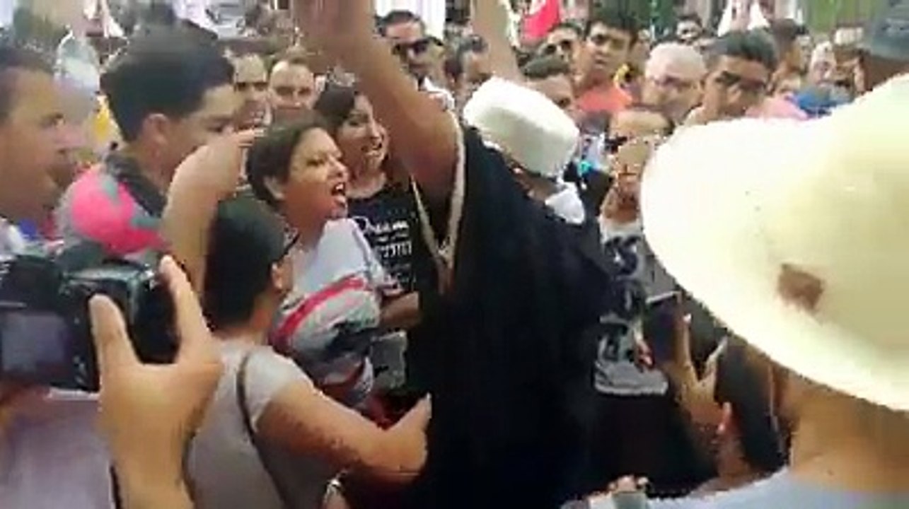 طرد عادل العلمي من مسيرة مانيش مسامح