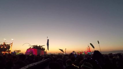 1 journée au festival Burning Man 2017 : 100000 personnes dans le désert du Névada