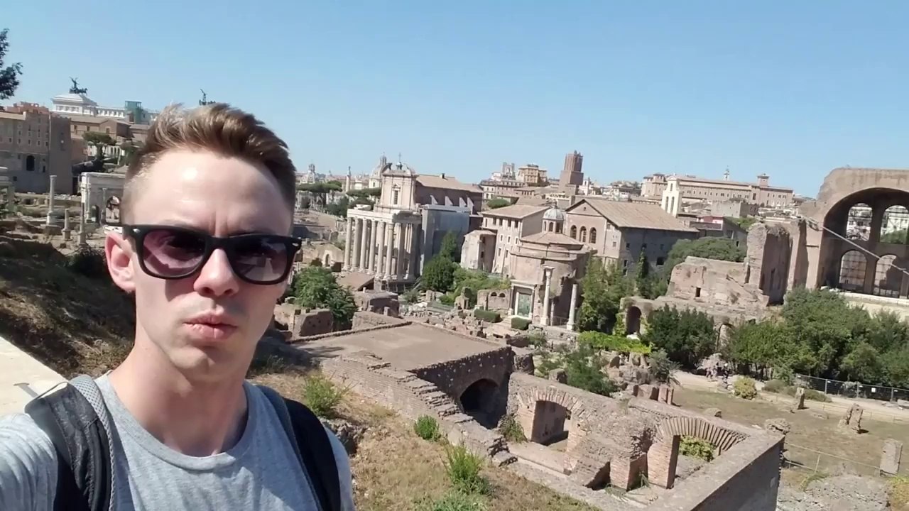 Un américain en vacances en Europe : Wow... Wow...WOOOW