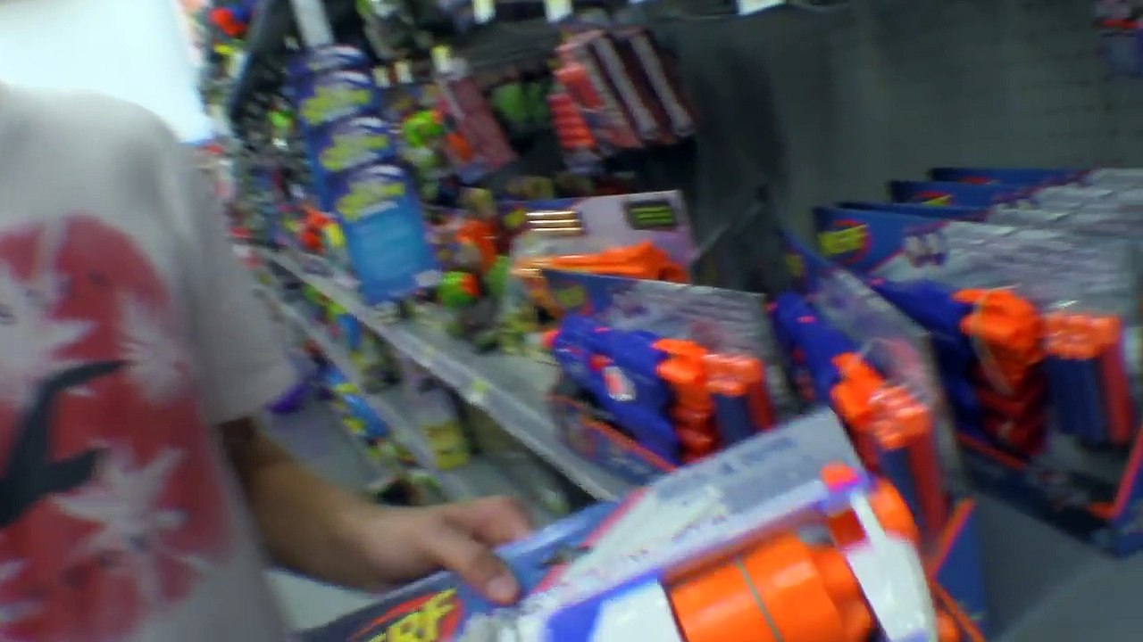 SPOILED KID THROWS TANTRUM IN WALMART video Dailymotion