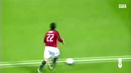 10 Moments When Kaká Ran Faster Than Normal Footballer