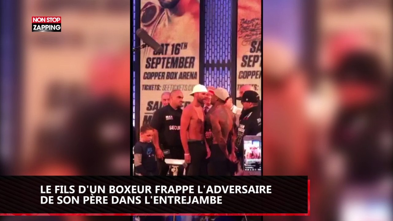 Le fils d'un boxeur frappe l'adversaire de son père dans l'entrejambe (vidéo)