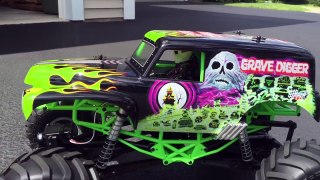 Axial Grave Digger SMT10 R/C Monster Truck RUNNING VIDEO! | Overkill Rc