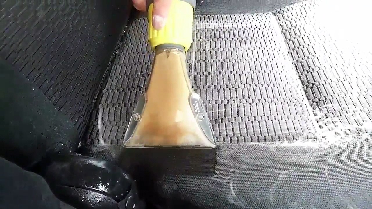 A sujidade que se esconde nos estofos dos carros