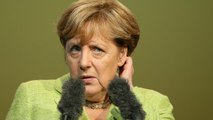 Merkel presa a fischi nel suo colleggio