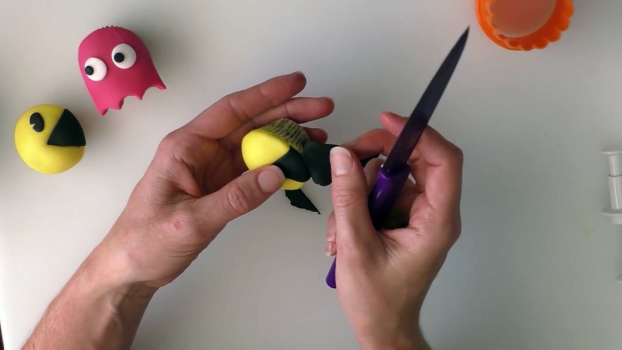 Pac-man cupcakes: how to make pac-man and ghosts cupcakes Pixels gaming cakes