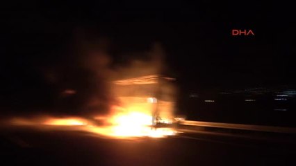 Bursa'da Mobilya Yüklü Tır Yandı