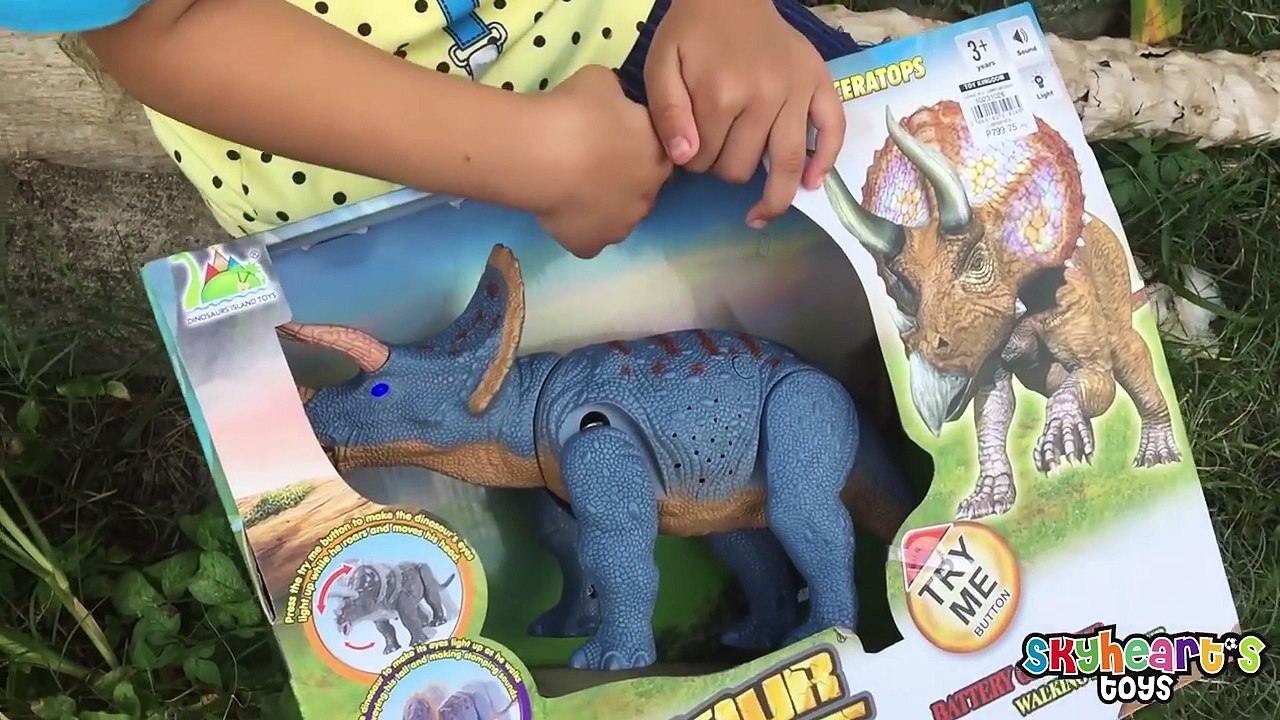 We found a GIANT TRICERATOPS! --- Playtime with Dinosaur toys for kids chase feeding