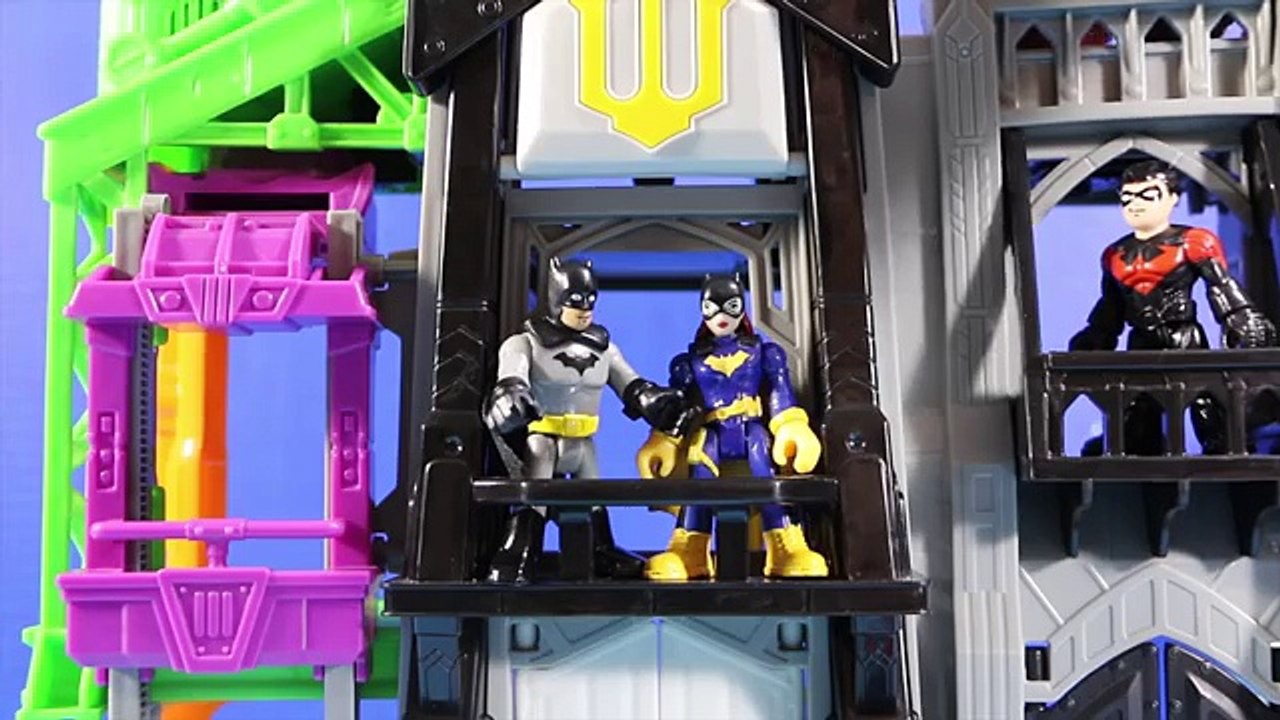 Imaginext Super Hero Flight City Wayne Manor Daily Planet Batman Superman Batgirl Nightwing Toys
