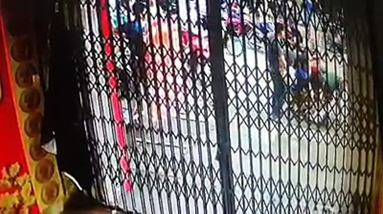 Cận cảnh màn cảnh sát nổ súng trấn áp, bắt giữ tử tù Thọ “sứt”
