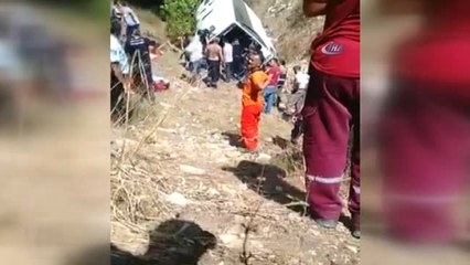 Antalya'da Tur Otobüs Uçuruma Yuvarlandı: 2 Ölü