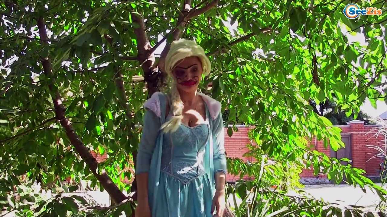 SPIDERMAN Cuts Hair FROZEN ELSA Gets Rainbow Hair! w/ Maleficent & Joker - Superhero Real Life