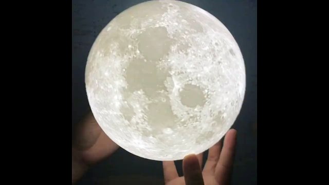 Mysterious and surprising 3D Printed Moon lamp