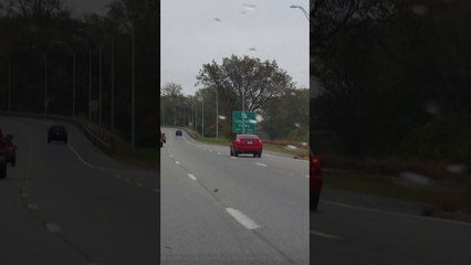 Il se moquent d'un automobiliste (Instant Karma)