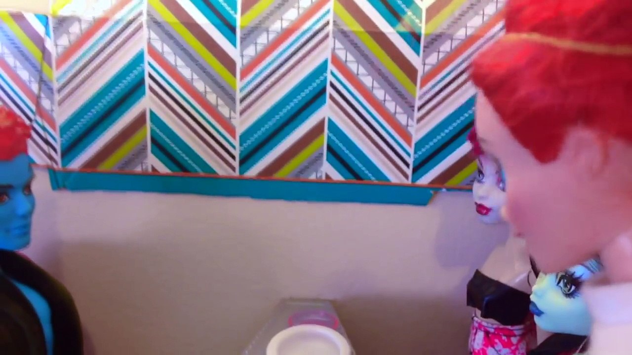 HOLT HYDE IS A NEW DADDY! | *MATURE AUDIENCE* Monster High Mayhem - Episode 150