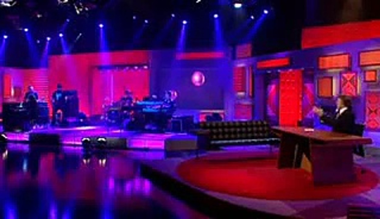 Alicia Keys Performs in Friday Night with Jonathan Ross