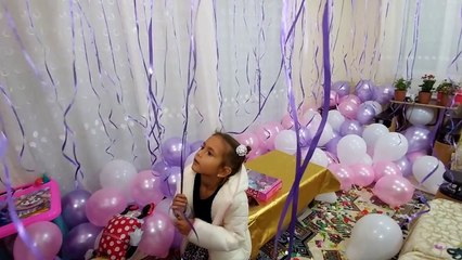 Helyum gazı dolu 100 balonu gökyüzüne saldık uçurduk, eğlenceli çocuk videosu