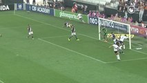 Jô faz gol polêmico na Arena Corinthians; assista