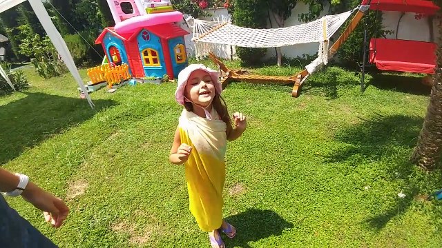 HELLO KİTTY ADA İLE ELİF HAVUZDA ,uzun süredir ilk havuz keyfimiz, eğlenceli çocuk videosu