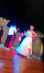 Pedro saludando a sus compañeros en final de Abracadabra en Paraguay - 10 de Septiembre