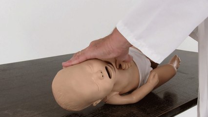 Comment placer votre bébé en position latérale de sécurité ?