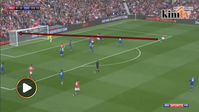 Jaringan memukau sepakan volley deras Antonio Valencia