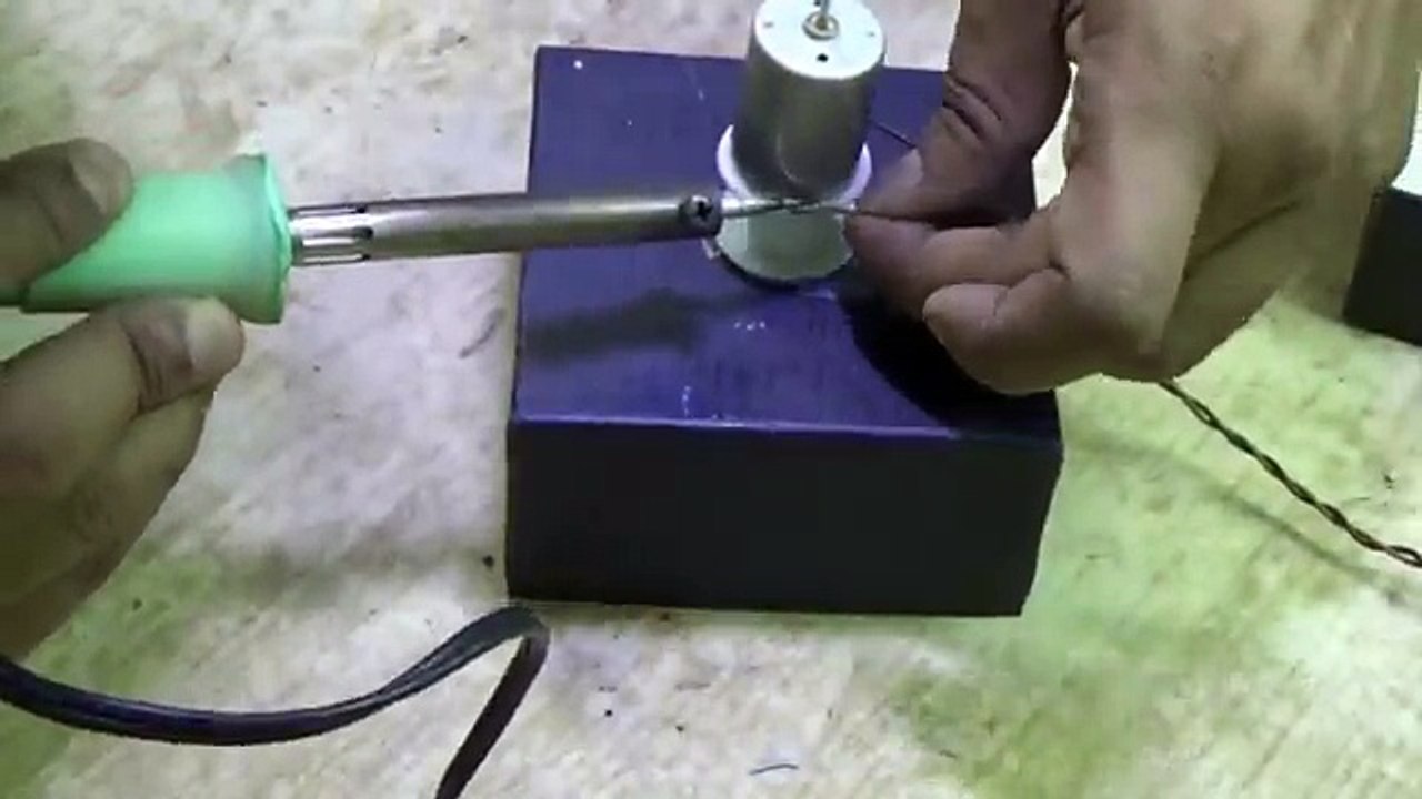 how to make flying toy /helicopter {very easy}