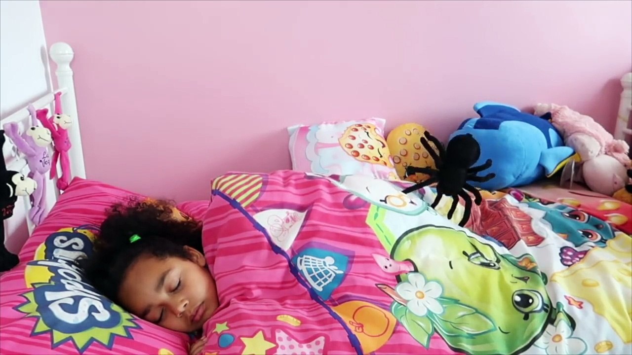 Bad Baby Spiders Attack Girl In Supermarket Compilation Mommy Freaks