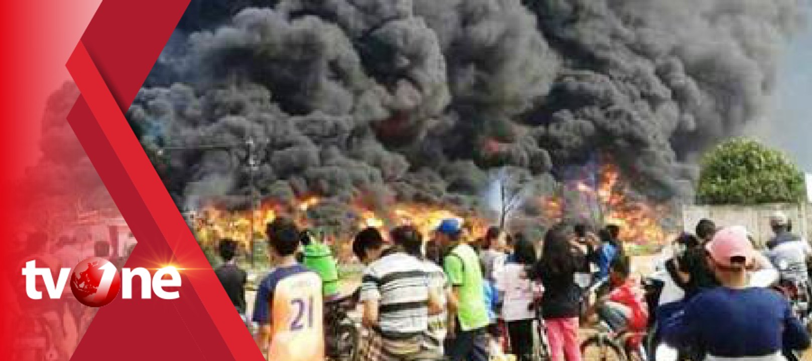 Api Melahap Gudang Ban Bekas di Balaraja