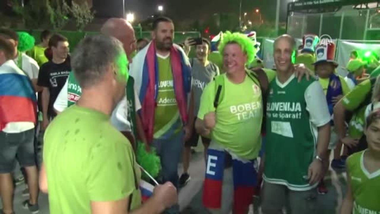 Slovenya Taraftarların Şampiyonluk Sevinci