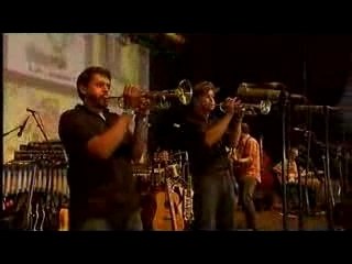 Calexico - Alone again or (Love cover) *Rock Werchter 2006*