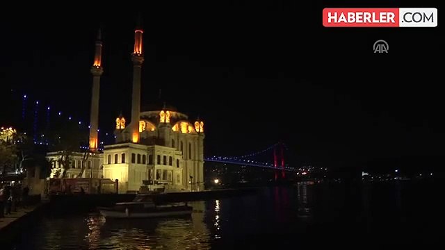 15 Temmuz Şehitler Köprüsü, Slovenya Bayrağı Renkleriyle Aydınlatıldı