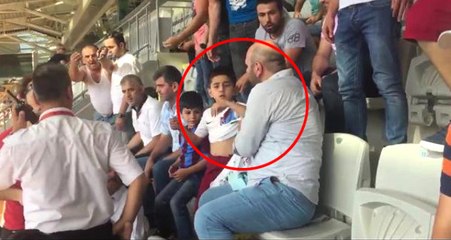 Başakşehirli Taraftarlar, Trabzonsporlu Çocukların Formasını Çıkarttı