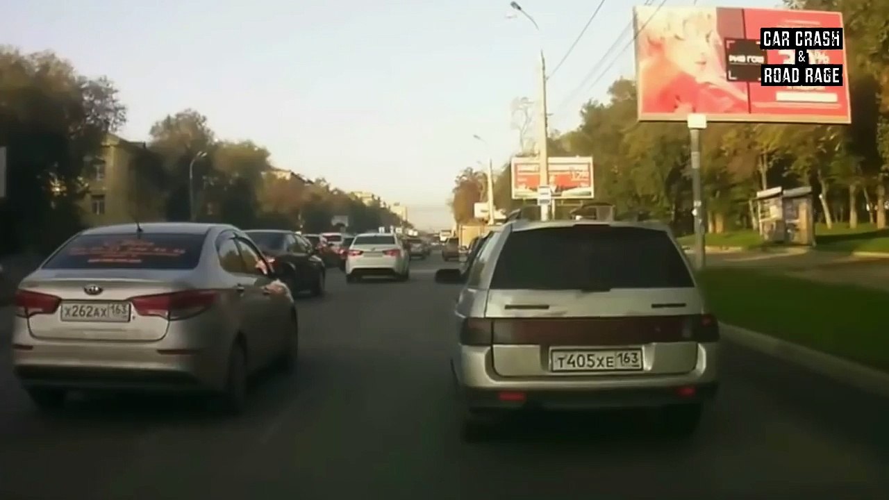 IDIOT AUDI DRIVERS CAUGHT ON CAMERA! Stupid AUDI Driving Fails Compilation 2017