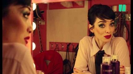 Une danseuse du Crazy Horse nous dévoile les secrets du mythique cabaret parisien