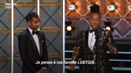 下载视频: Emmy Awards 2017: Le discours épatant de Lena Waithe pour sa 