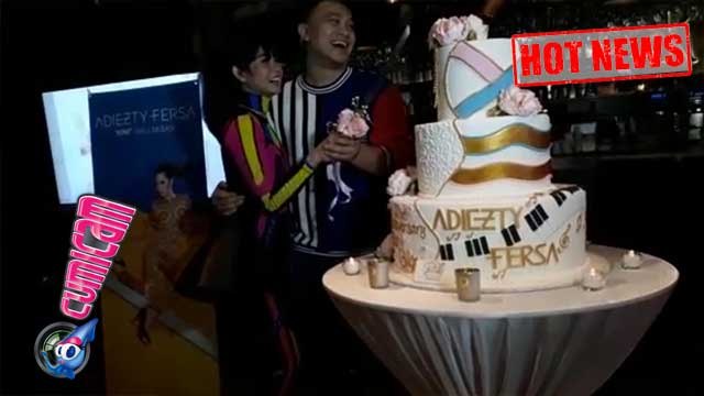 Hot News! Gilang Dirga dan Adiezty Rayakan Anniversary Pernikahan - Cumicam 18 September 2017