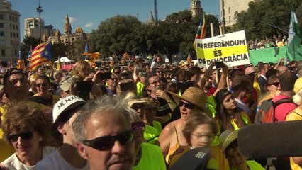 El Gobierno pide "tranquilidad" a los catalanes "excluidos"