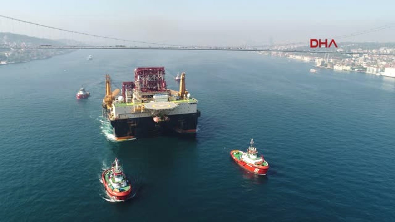 Boğaz'dan 'Dev' Geçiyor Hd
