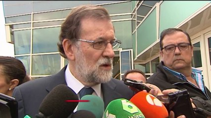 Rajoy pide a los alcaldes catalanes que cumplan la ley