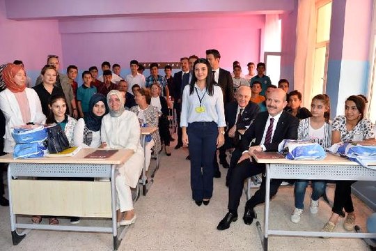 Şehit Öğretmen Şenay Aybüke Yalçın Lisesi'nde Eğitim Buruk Başladı