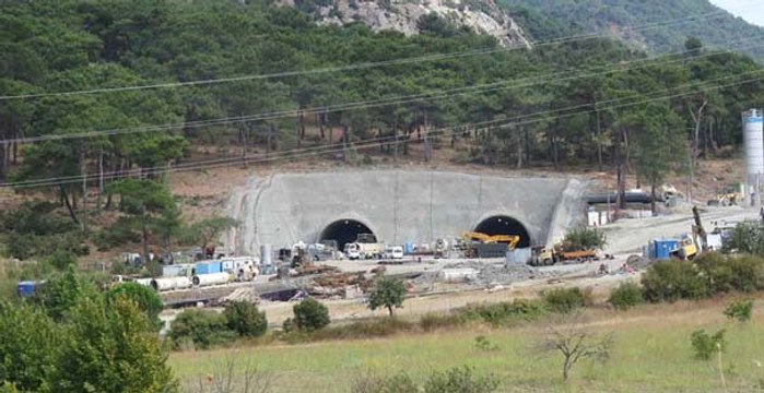 Çanakkale-İzmir Karayolunda 40 Dakikalık Yol 5 Dakikaya İnecek