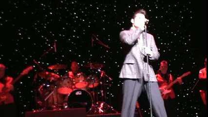 Ben Thompson sings 'Hound Dog' Elvis Week 2014