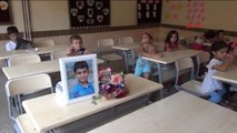 Mardin Derik'te Ağaçtan Düşerek Ölen Sınıf Arkadaşlarını Unutmadılar