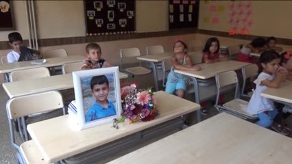 Mardin Derik'te Ağaçtan Düşerek Ölen Sınıf Arkadaşlarını Unutmadılar